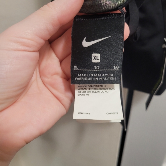 NWT Nike Swimming Onyx Flash reversible crossback top in iridecent black size XL - Picture 10 of 11